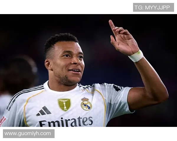 皇马卷发足球明星的魅力与风采探秘之旅 皇马卷发足球明星的魅力与风采探秘之旅