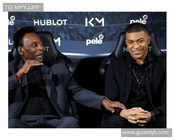 足球明星同框瞬间珍藏集锦展现绿茵场上的友谊与荣耀 足球明星同框瞬间珍藏集锦展现绿茵场上的友谊与荣耀